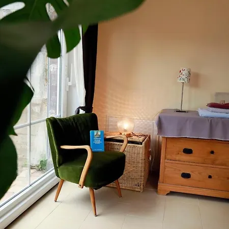 Modernes Mit Kueche Und Regendusche Διαμέρισμα *