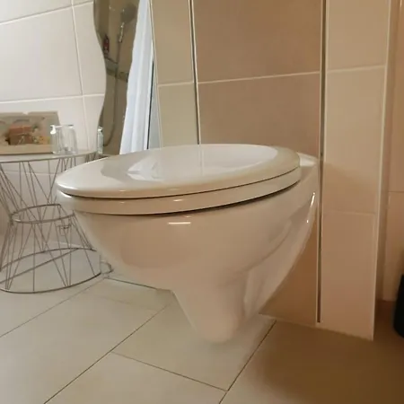 Διαμέρισμα Modernes Mit Kueche Und Regendusche *