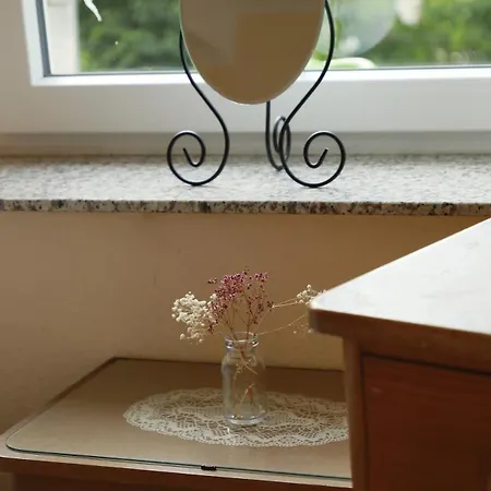 Modernes Mit Kueche Und Regendusche * Niederdorla