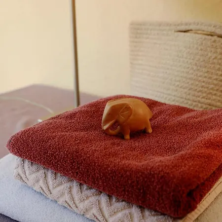 Modernes Mit Kueche Und Regendusche *